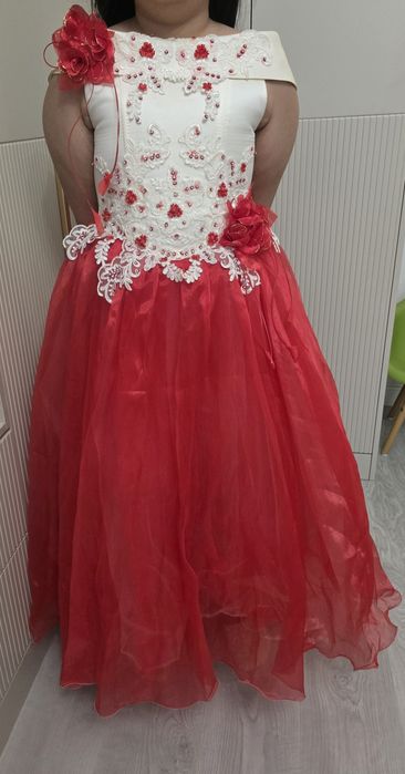 Продам пышное платье на 140-160 см