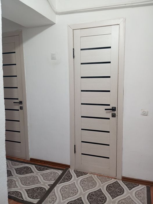 Тез арада екі бөлмелі үй сатылады .