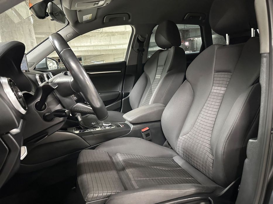 Audi A3 Sportback S-Tronic / Bi-Xenon / CarPlay