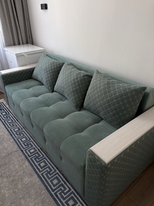 Продам Диван 2,20 раскладной с ящиками для хранения