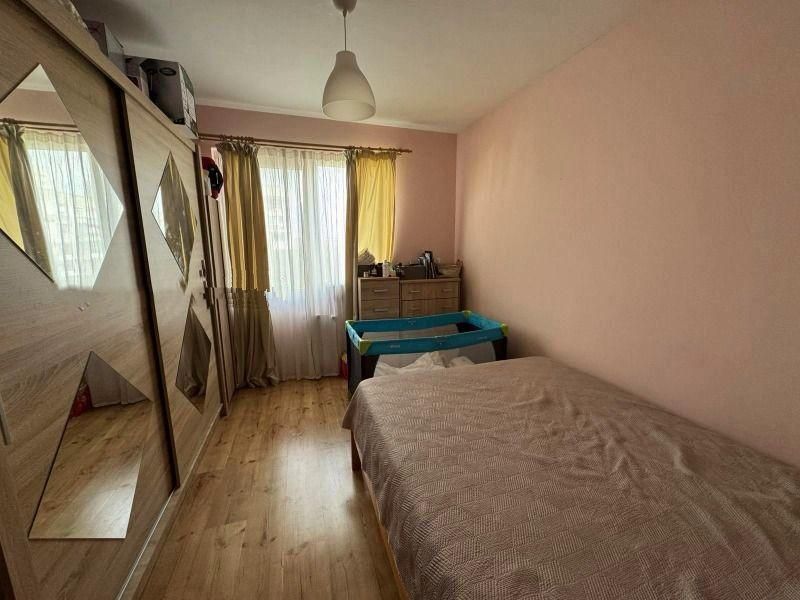 Дава се под наем Тристаен апартамент в София, Мусагеница - 80 кв.м за 614 € - Снимка #2