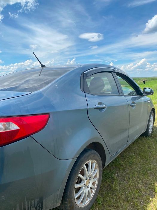 Продам машину Kia rio