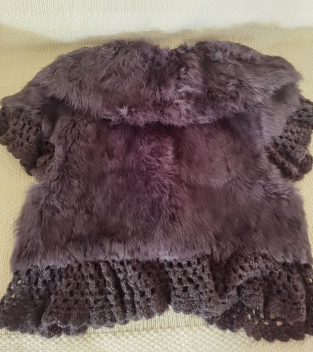 Пухкаво елече в сиво