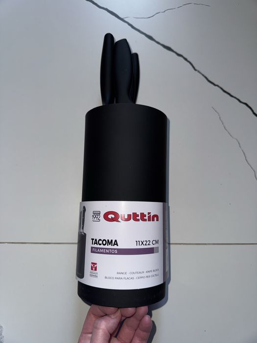 Cutite tacoma noi, nefolosite! Cu suport si tipla.