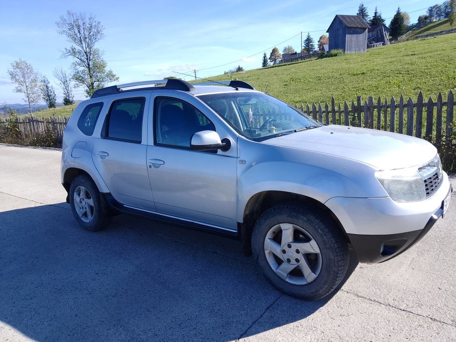 Vând Dacia Duster