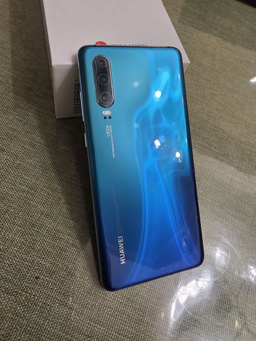 HUAWEI P30 смартфон