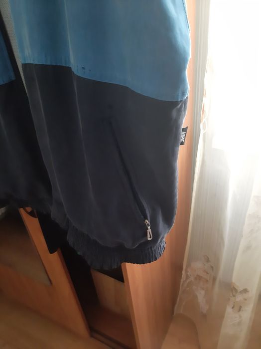 Спортивная куртка NIKE