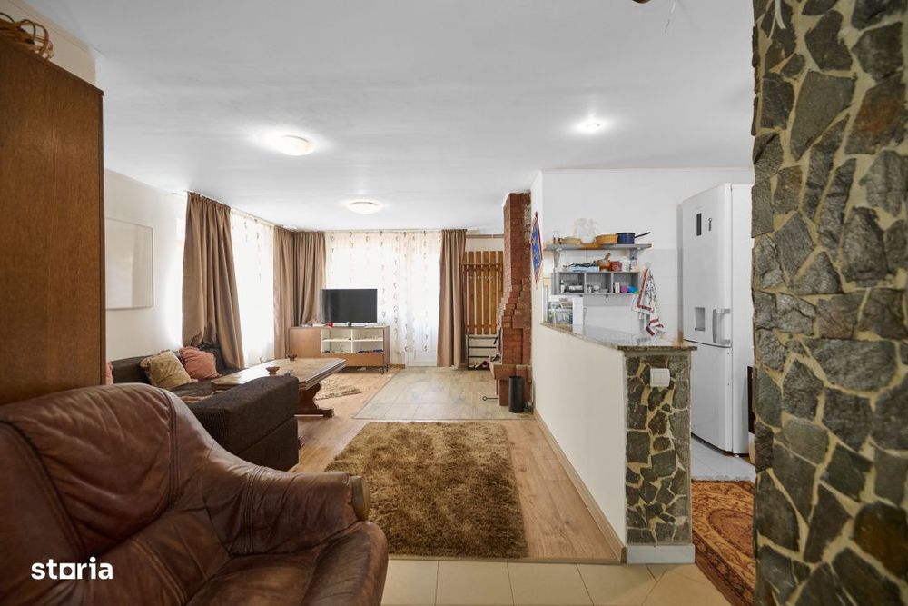 Casa de vacanta sau pensiune in Dambovicioara 5 camere, 5 bai, 6412 mp