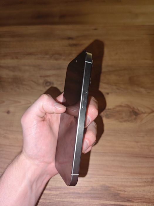 Телефон iPhone 15 Pro