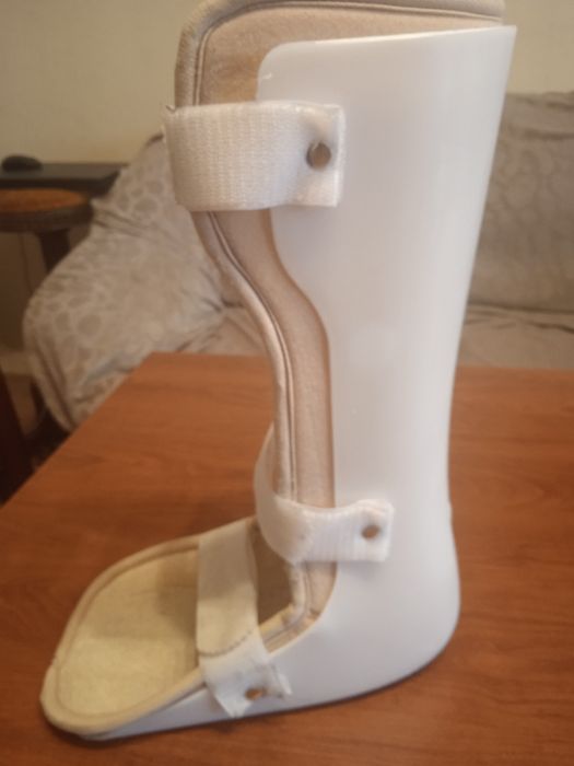 Ботуш за счупена кост на ходилото