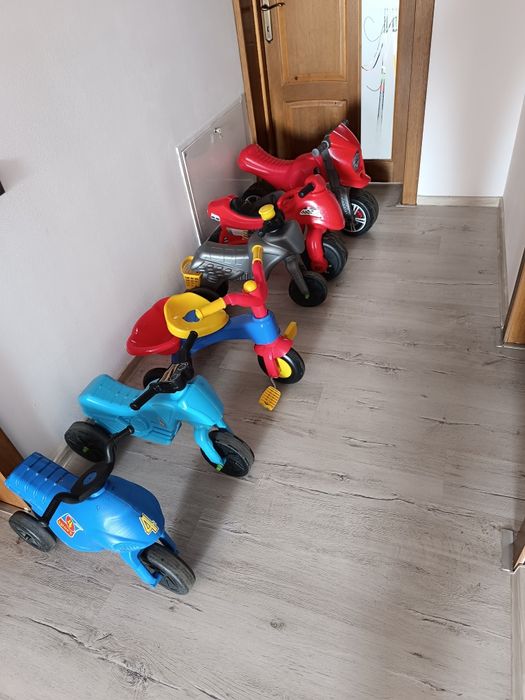 Tricicleta,motociclete,masini,scaun masa,premergator,plusuri jucarii