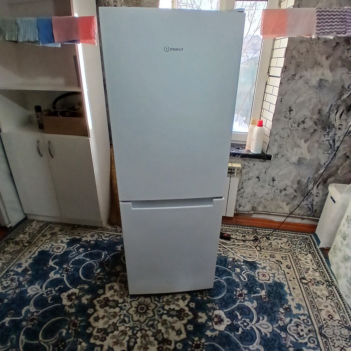 Холодильник Indesit No Frost
