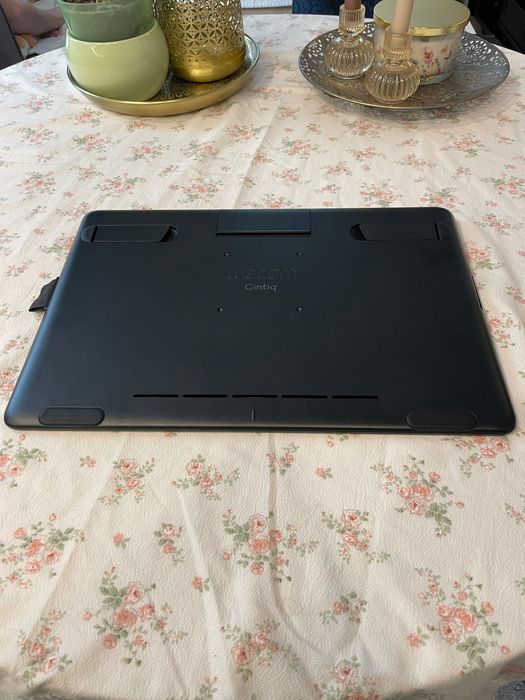 Графичен таблет WACOM Cintiq 16