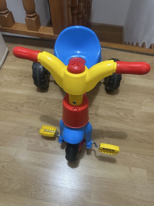 Tricicleta cu pedale pentru 2 ani+