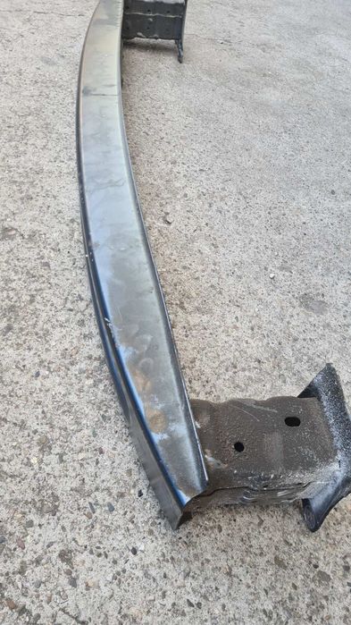 Задна греда (усилка) Шкода Октавия 2017