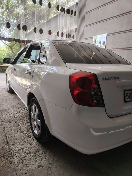 Gentra sotiladi 2018 kraska eshikda bor qolgan joyi tozza