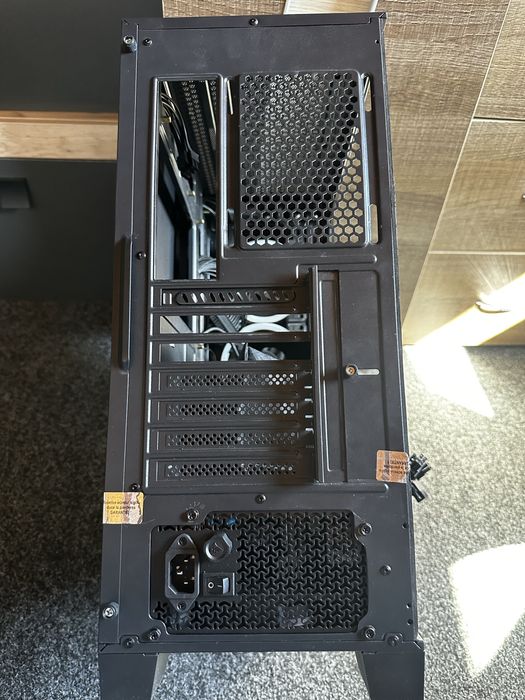 Vand carcasa segatop + sursa corsair RM750X