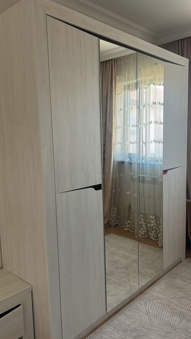 Продам спальную гарнитуру