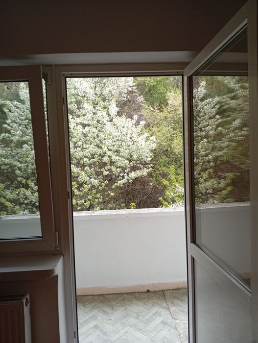 Închiriez apartament trei camere zonă rezidențială, Piatra Neamț