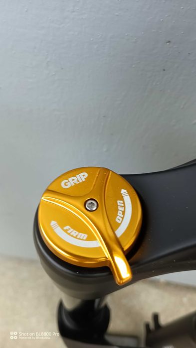 Вилка 27.5"-170mm Marzocchi Bomber Z1 Grip 15х110 Enduro 2023