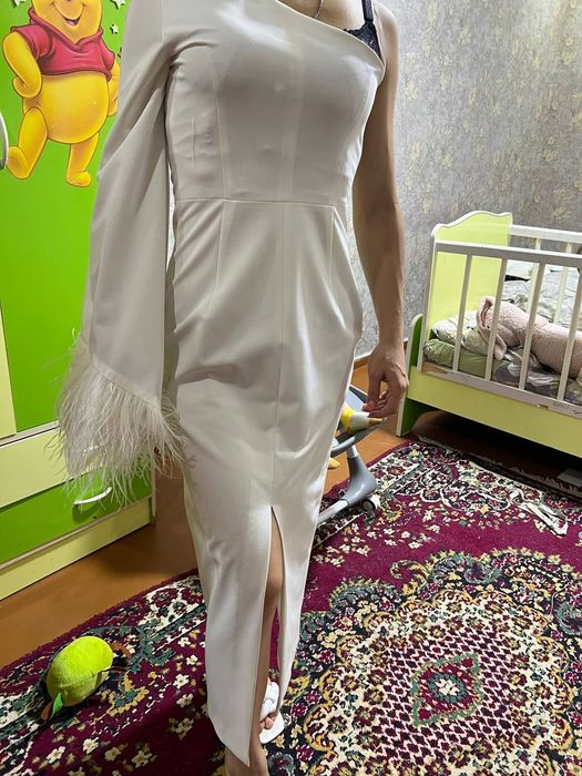 Женское вечернее платье