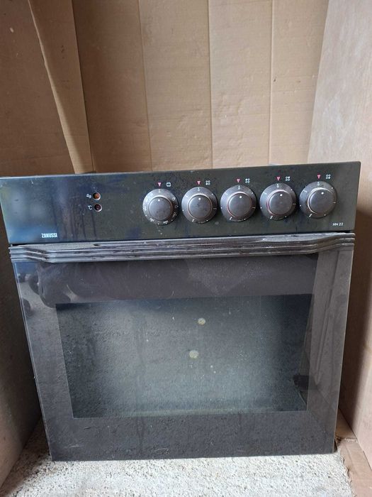 Vand Cuptor electric Zanussi incorporat