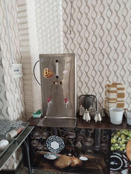 Холодильник морозильник электрический печ.сотилади хаммаси ишлайди.