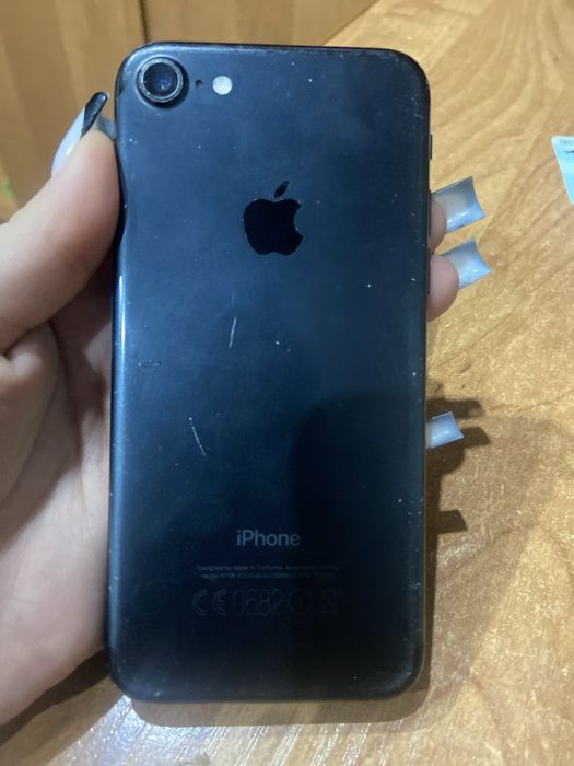 Поодам айфон 7 рабочий