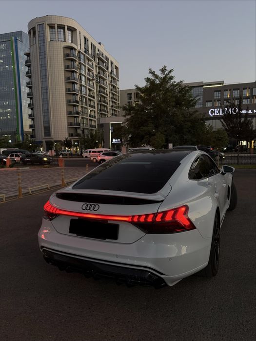 Audi e tron GT 2024