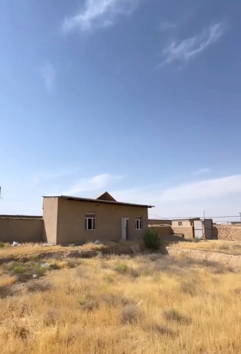 Янгибогда временкали 6 соток ховли ер сотилади. Нархи 200млн.