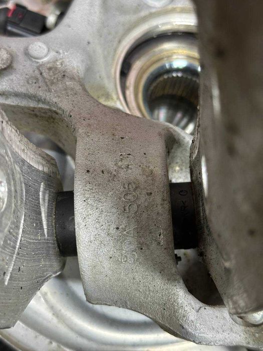 Fuzeta spate stanga cu brațe AUDI Q5 FY 80A 2017-2025