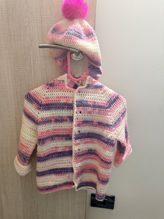 Vand set impletit manual pentru fetite 1 -1,5 ani , pret 30 lei