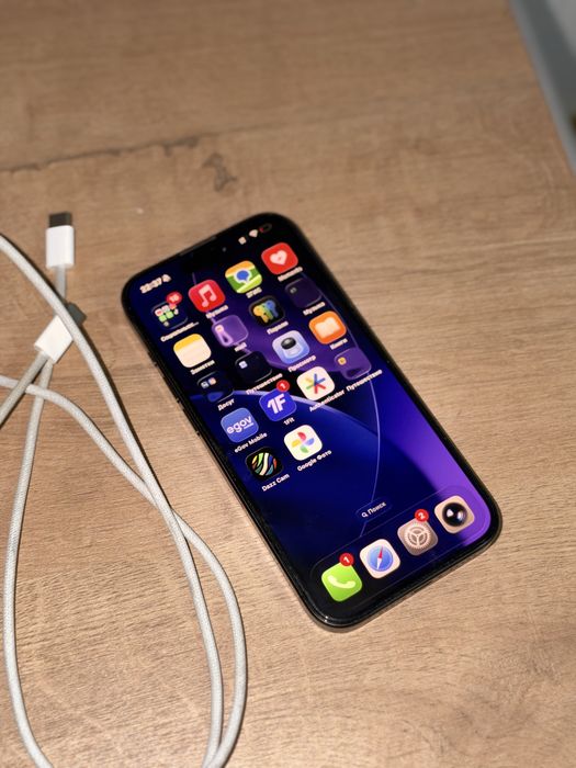 Iphone 15 Pro 256Gb - с коробкой и со шнуром Type C