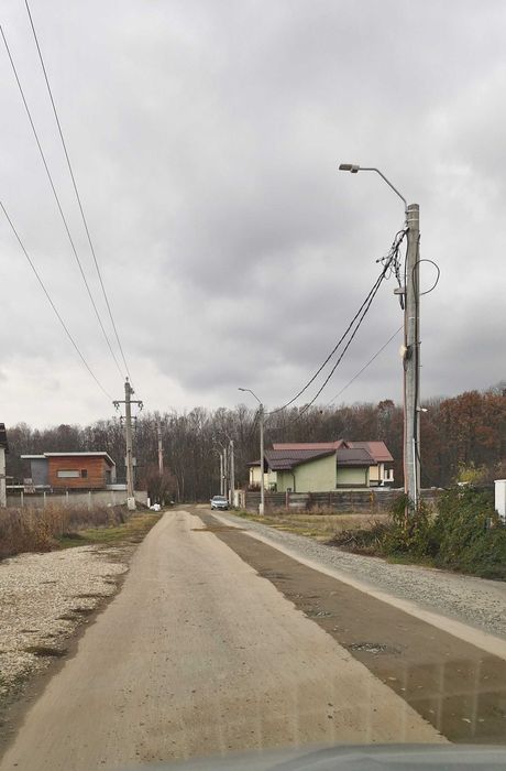 Vând teren intravilan