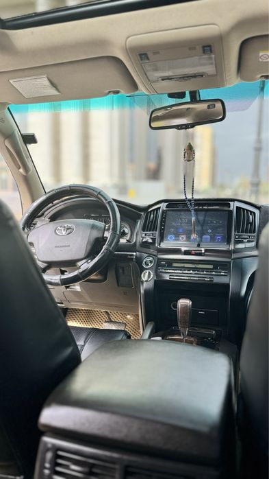 Toyota Land Cruiser 200