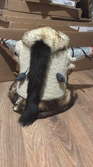 Сурвакарски маски с кожи и дърво