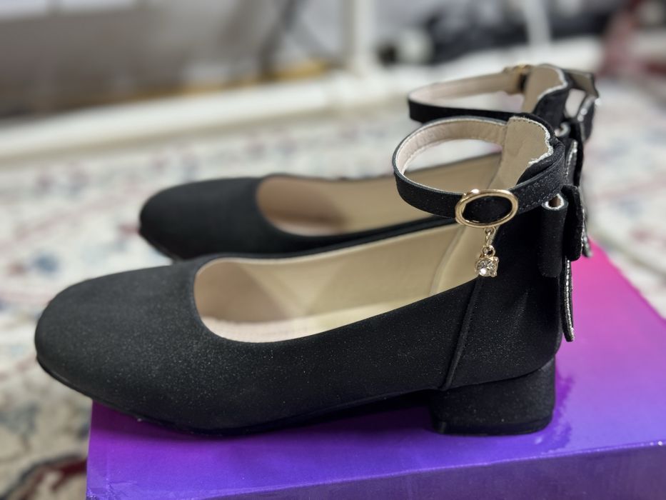 Продам нарядные туфли !