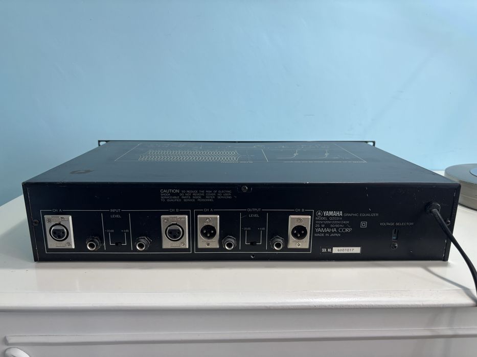 Yamaha equalizer Q2031A