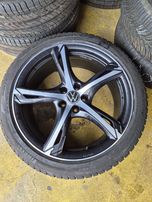 ROTI Jante + Anvelope IARNA - 5x112 255/40/20 - Dedicate VW Tiguan - Jante CA NOI / Anvelope CA NOI 2021 PIRELLI
