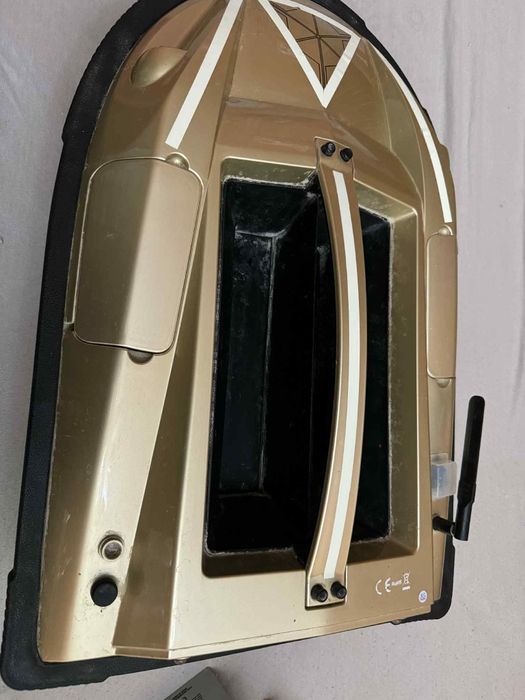 Рибарска лодка за захранка PRISMA