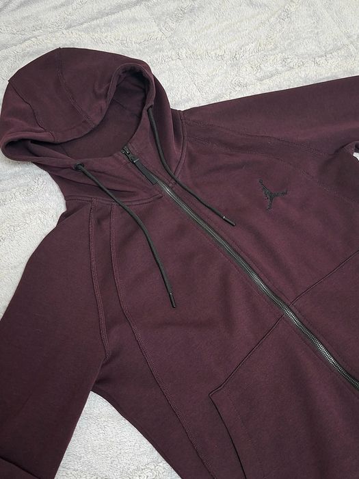 Nike jordan essentials