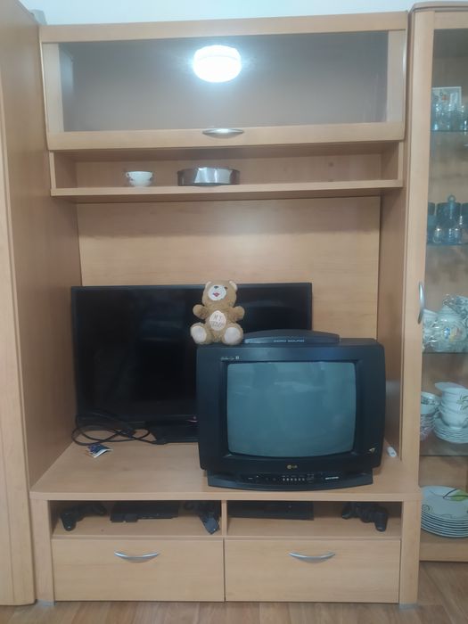 Продам стенку гостиной.