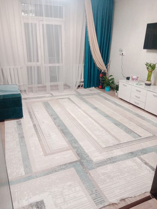 Продам ковер срочно в идеальном состоянии