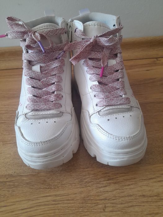 маратонки от колаборацията BRATZ x Zara размер 33