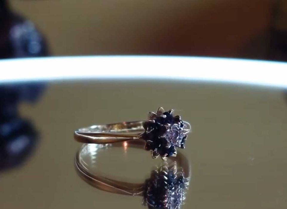 Inel vintage aur 18K cu diamant & 8 safire – mărime 51, 2,54 g