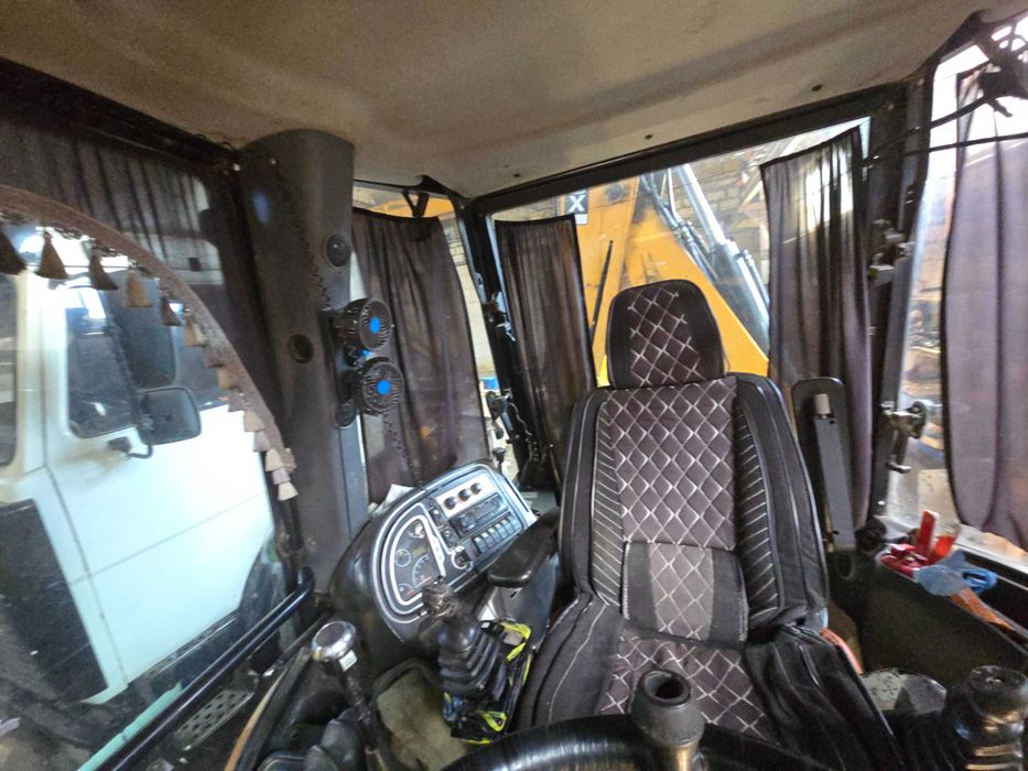 экскаватор-погрузчик JCB 3CX