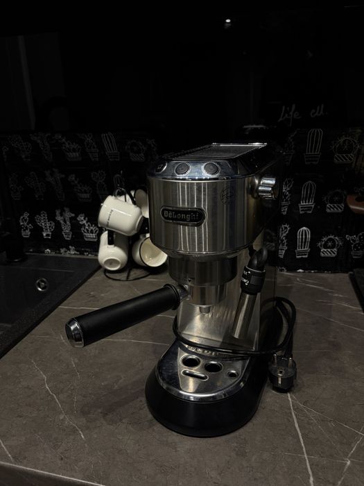 Vând aparat de cafea DeLonghi