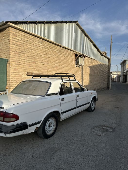 Gaz Volga 3110.