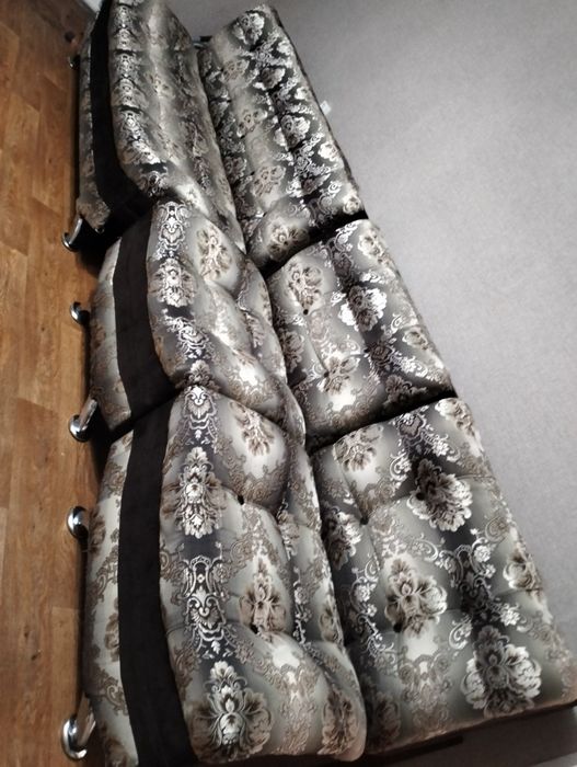 Продам Диван 2 кресло 130000