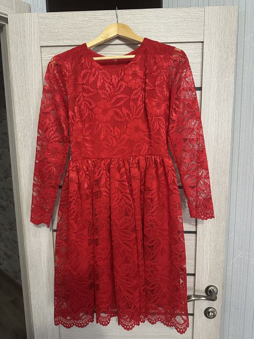 Продам красное платье
